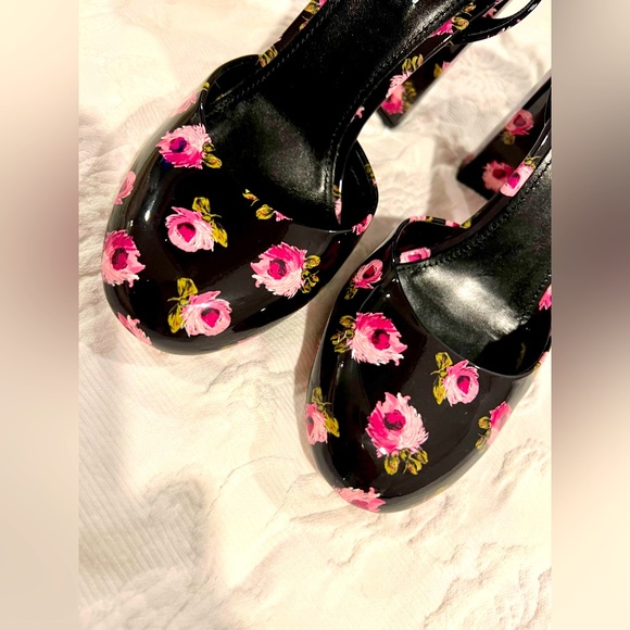 ‼️SOLD ‼️Prada Floral-Print Patent Leather NWT
Size 38:5🌹 - Picture 6 of 12